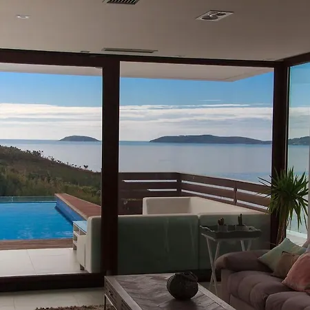 Villa De Diseno Con Impresionantes Vistas Al Mar Sanxenxo